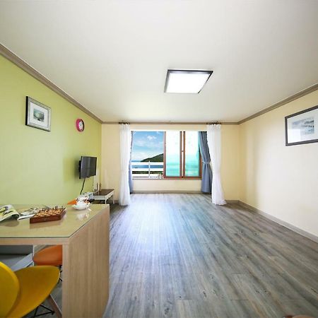 Tongyeong Paper Island Pension Zewnętrze zdjęcie