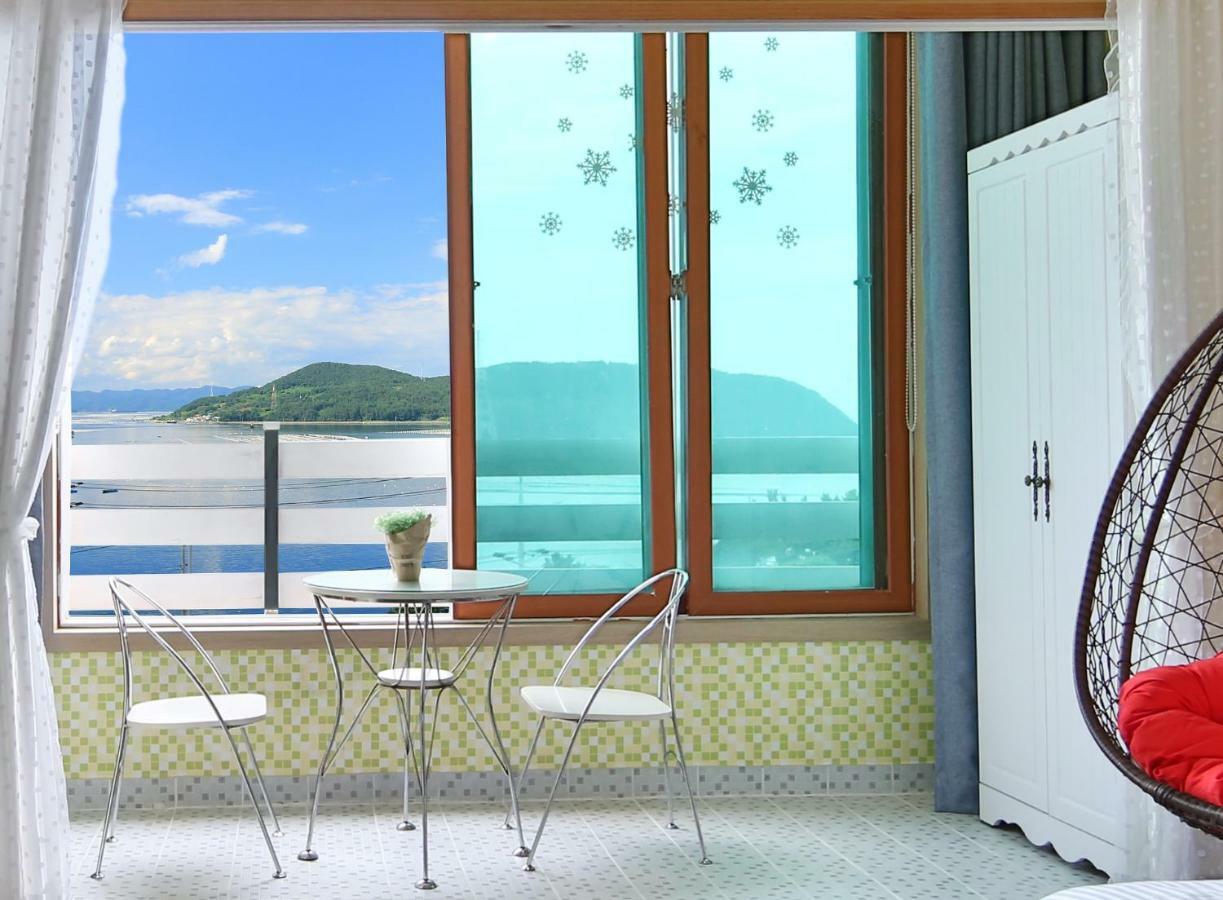 Tongyeong Paper Island Pension Zewnętrze zdjęcie